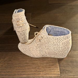 Tom’s Desert Wedge Bootie {LEOPARD}
